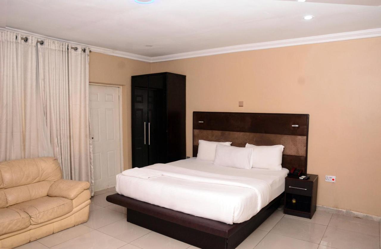 Connecting Lagos Suites Extérieur photo