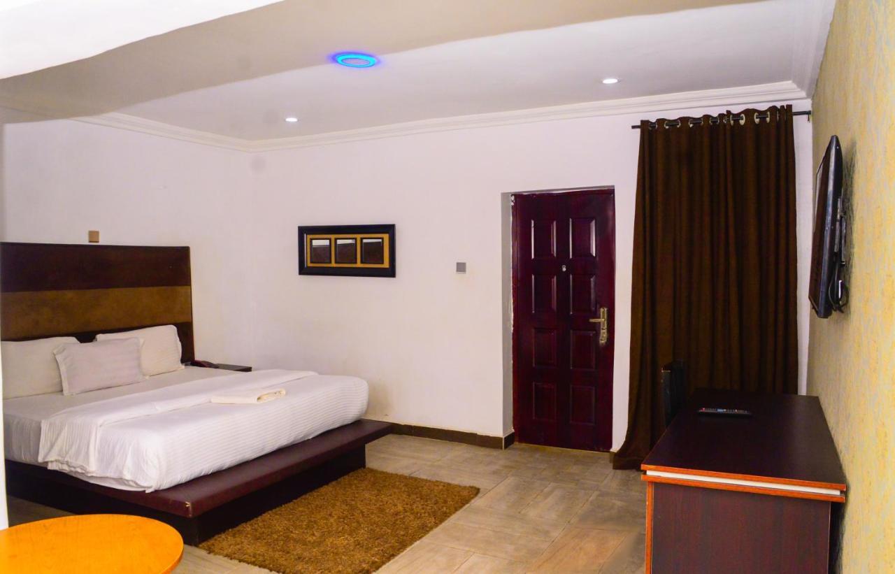 Connecting Lagos Suites Extérieur photo
