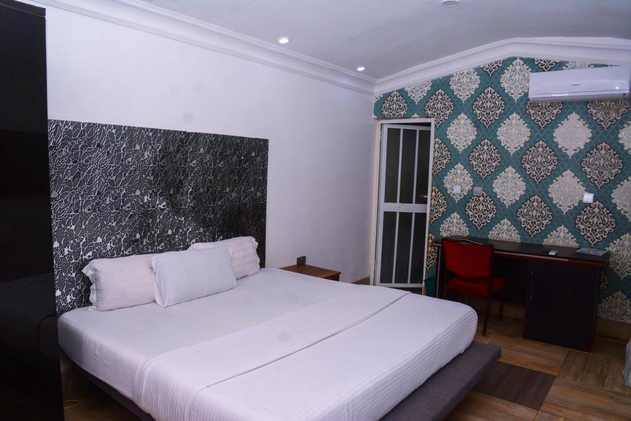 Connecting Lagos Suites Extérieur photo
