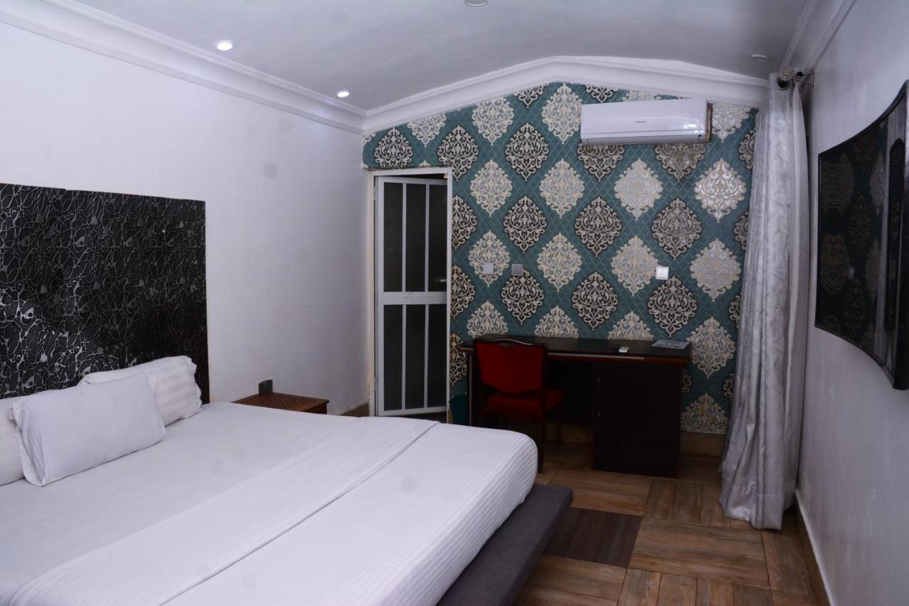 Connecting Lagos Suites Extérieur photo
